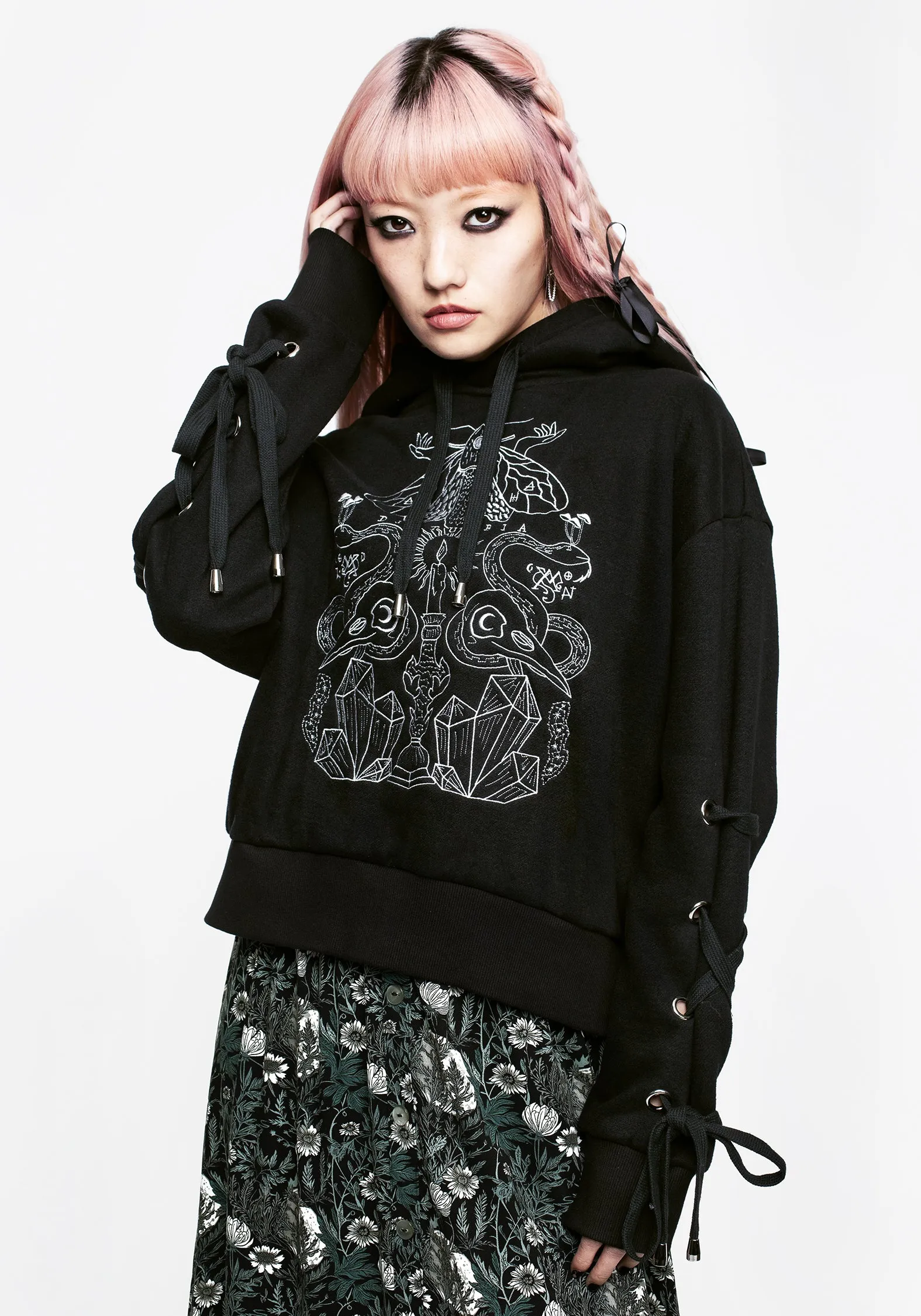 Angitia Embroidered Crop Hoody