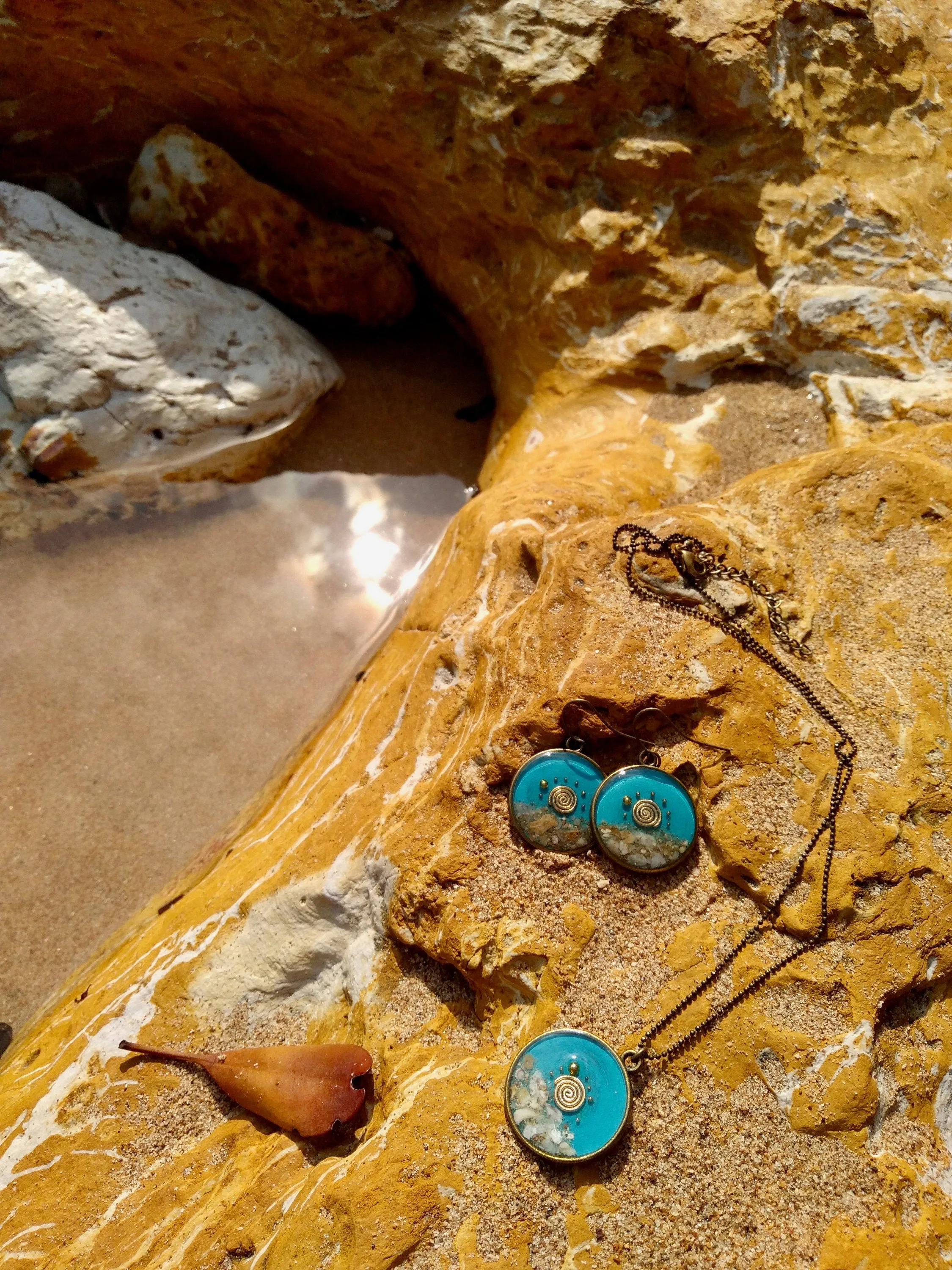 Darwin beach sunrise earrings