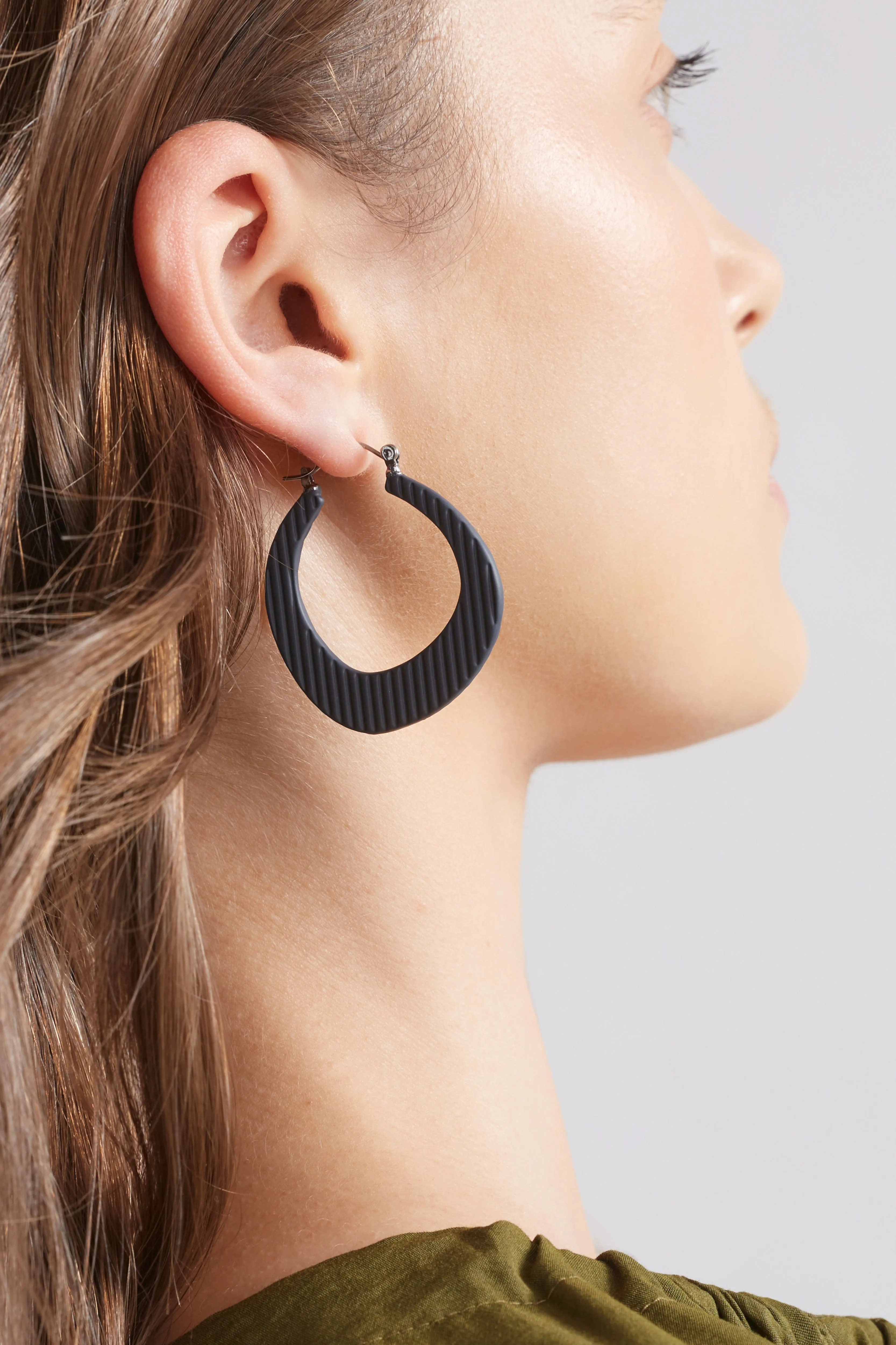 Elk The Label - Perda Hoop Earring - Carbon