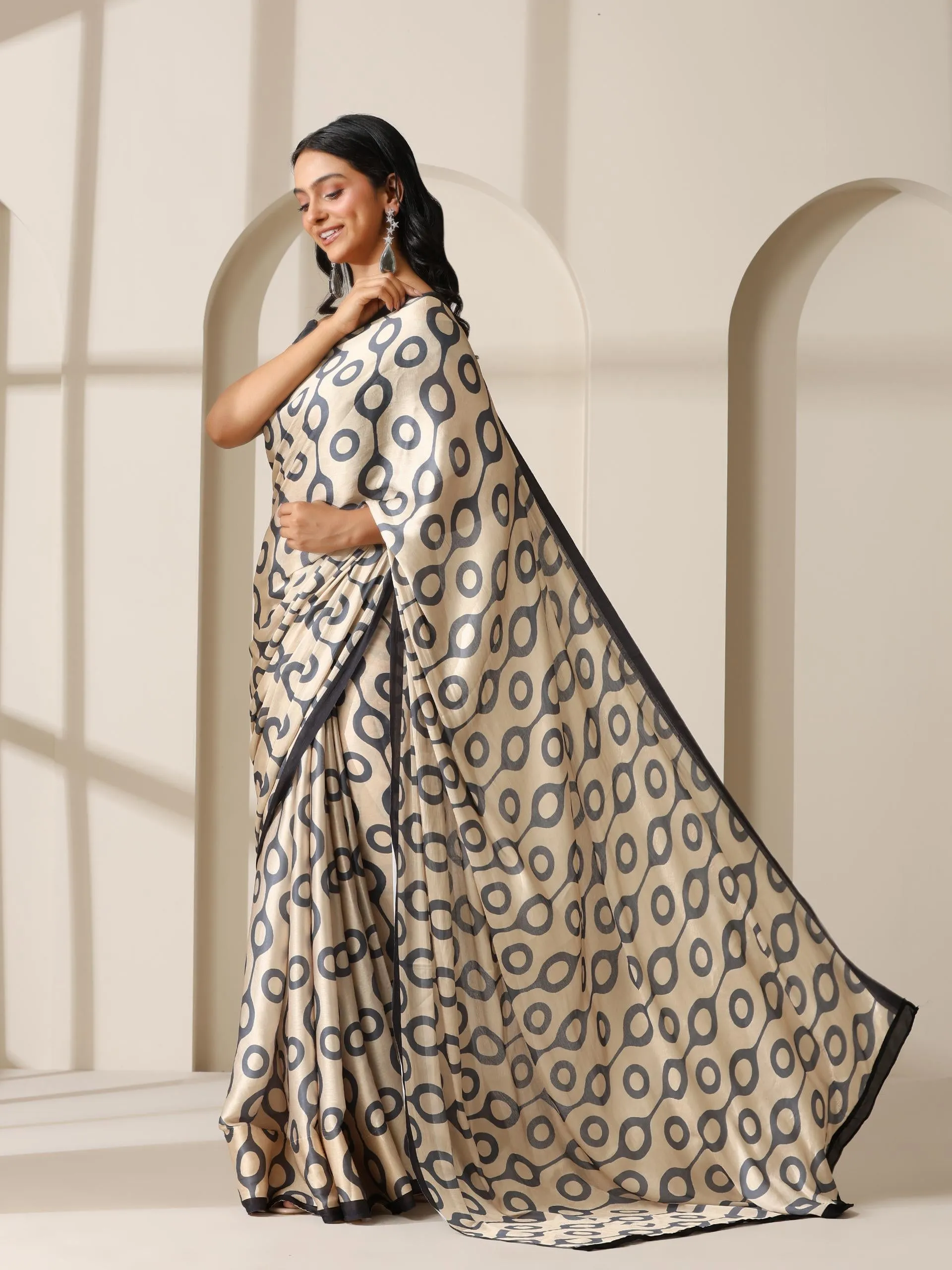 Weaver Nest Grey Satin Print Saree with Grey Blouse Fabric